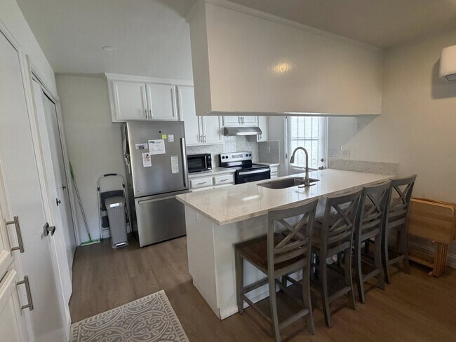 Foto del edificio - 1444 E Canal Dr