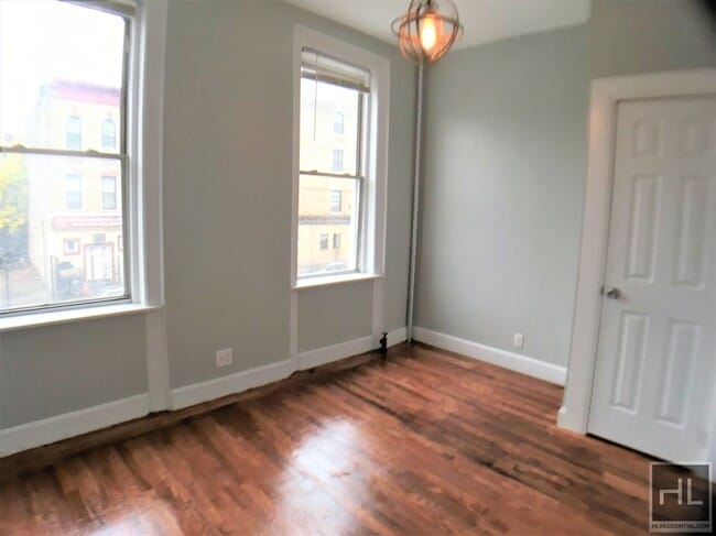 Building Photo - 1839 Park Pl