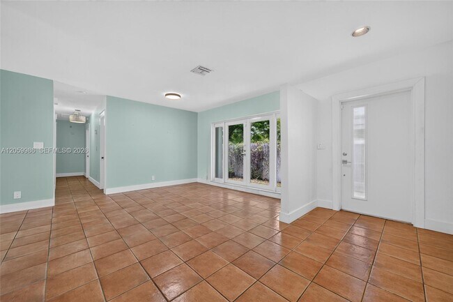 Building Photo - 12930 SW 81st Ave
