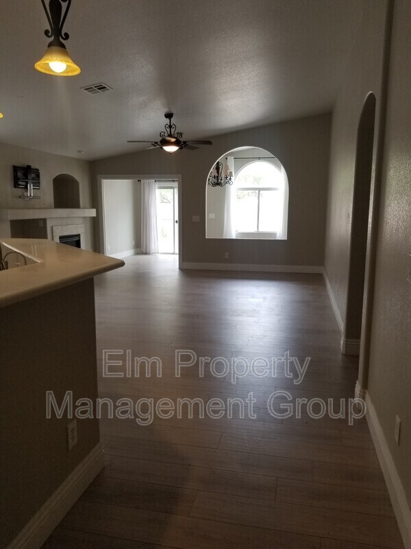 Foto del edificio - 6084 Camden Cove St