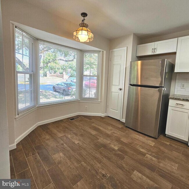 Building Photo - 7275 Worsley Way