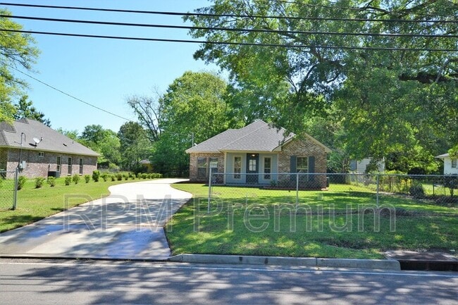 Foto del edificio - 4836 Rollins Rd