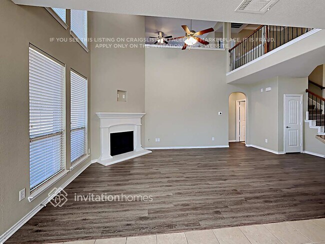 Building Photo - 2222 Whitney Dr