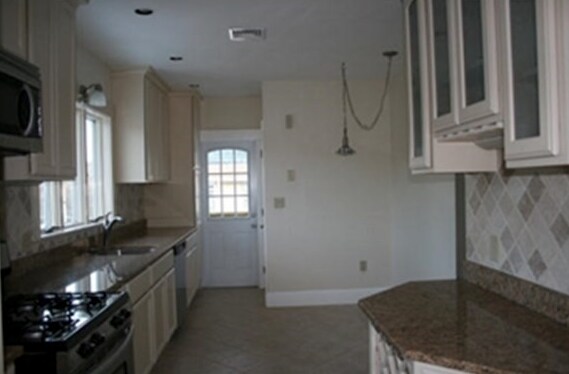 Foto del edificio - 219 Forest St