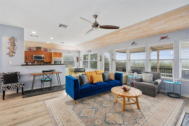 Building Photo - 4402 Rimrock Dr