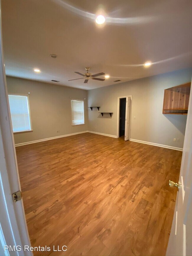 Foto del edificio - 3 br, 2 bath House - 504 Granade St