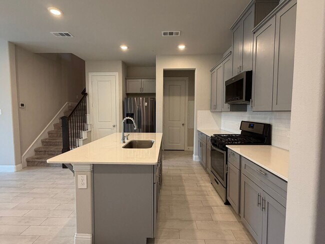 Foto del edificio - 624 Hutchinson Ln