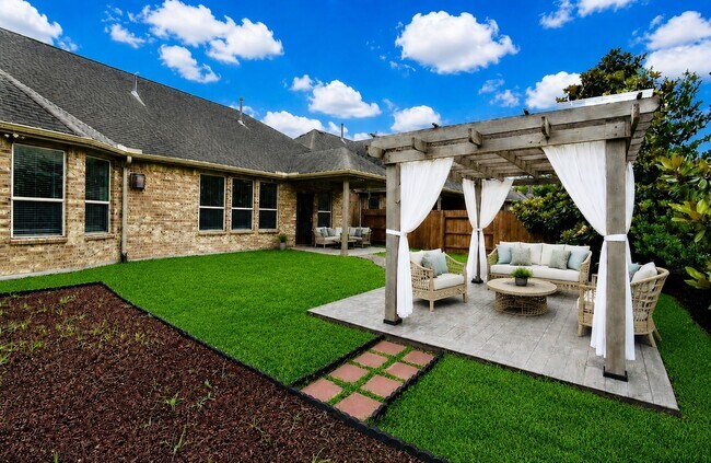 Foto del edificio - 24918 Meadowthorn Crest Ln