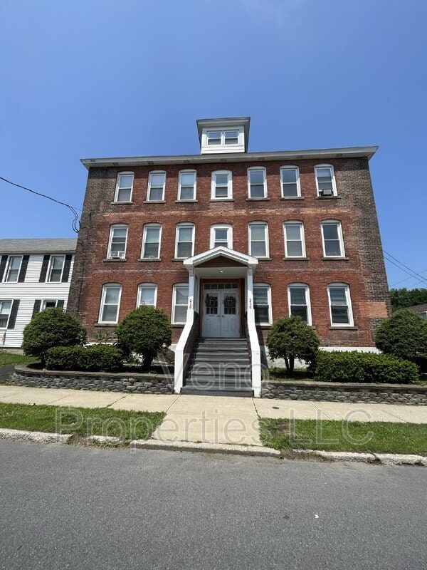 216218218 Saratoga Ave Unit Apt 1E, Mechanicville, NY 12118 Condo for Rent in Mechanicville