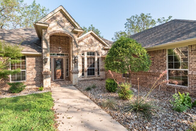 Close-up of front - 8918 N Longwood Dr