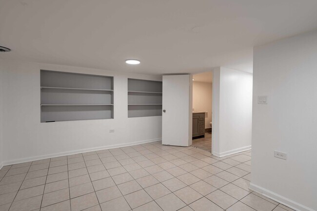Foto del edificio - 2532 N Ashland Ave