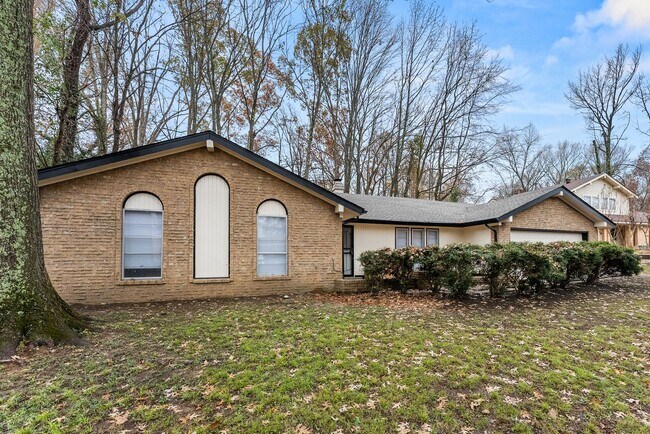 Building Photo - Fully Renovated 4 bedroom 2 bath home - Open To Section 8