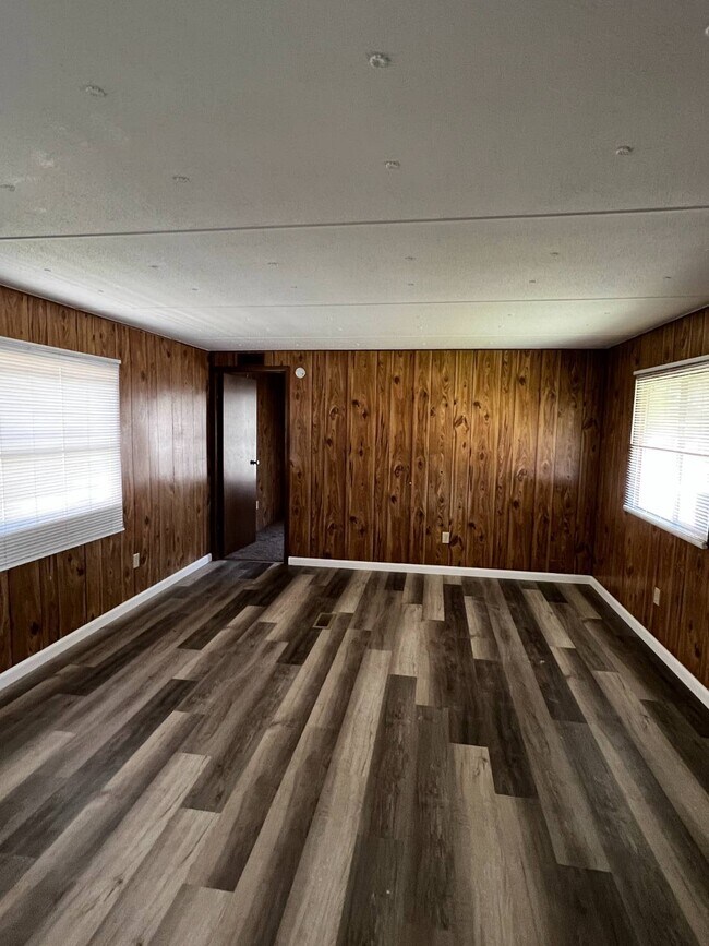 Foto del edificio - 113 Grace Park Ln
