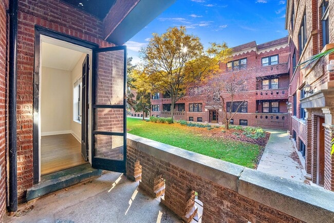 Foto del edificio - 2516-2526 N Kedzie Blvd