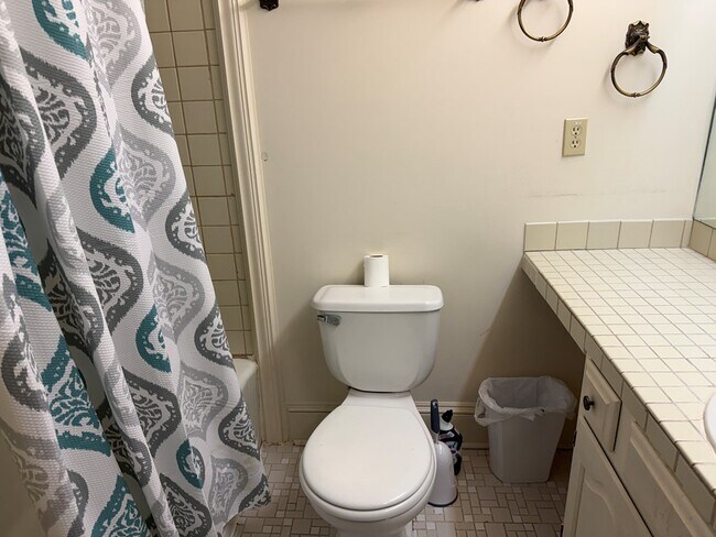 Foto del edificio - 122 E Main St