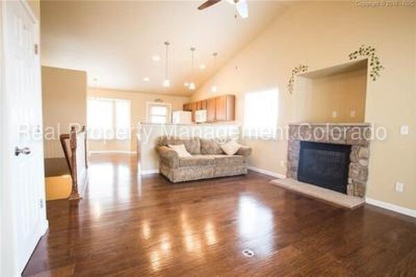 Building Photo - Stunning 4 Bedroom ranch style home