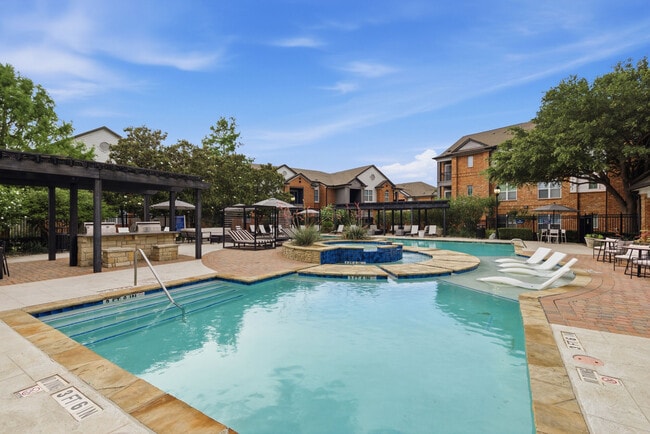 Vista 121 apartments — community photo - Vista 121