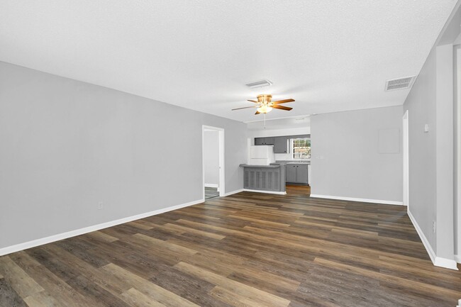 Foto del edificio - 3/2 unit in Titusville ready for new tenants!