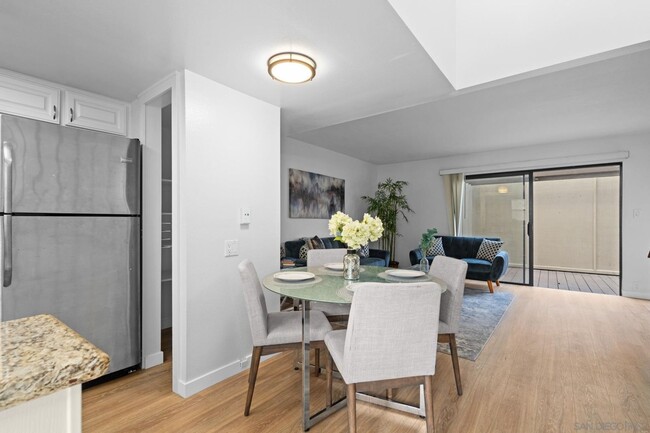 Foto del edificio - Upgraded 1 Bedroom, 1 Bath Townhome in Pri...