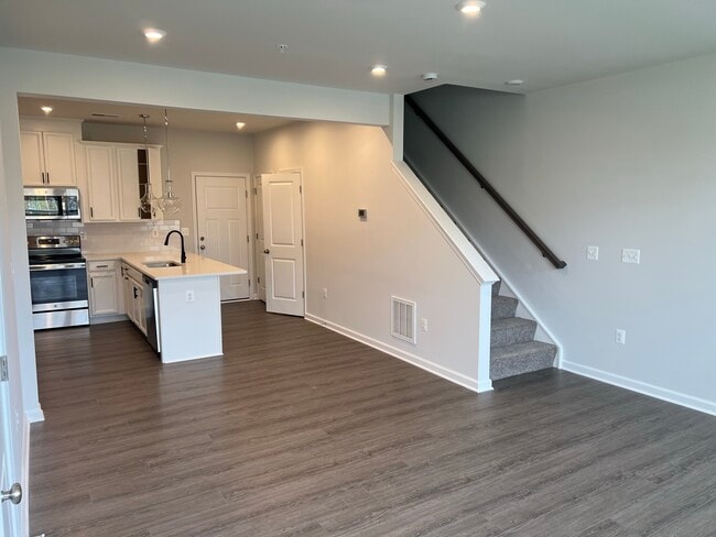 Building Photo - 9279 Magellan Pkwy