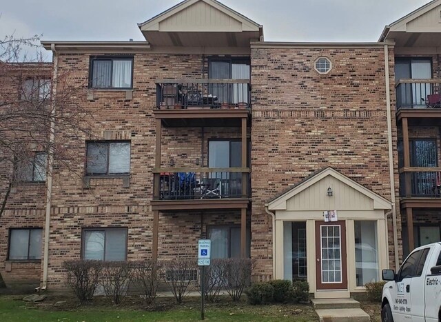 Building Photo - 2203 W Nichols Rd
