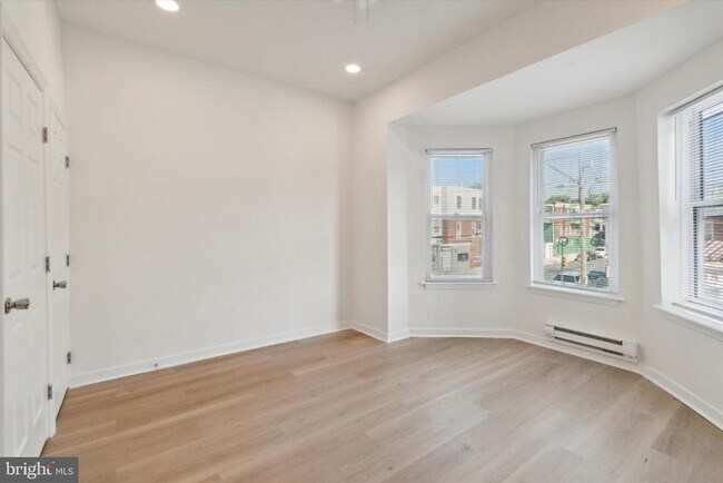 Foto del edificio - 5554 Lansdowne Ave