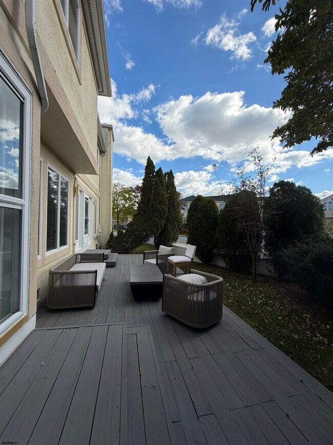 Foto del edificio - 33 Seaside Ct