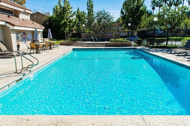Foto del edificio - 4046 Oak Glen