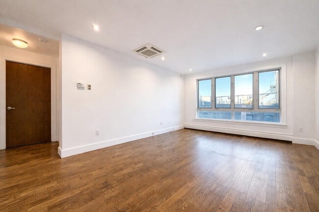 Building Photo - 143 Skillman Ave