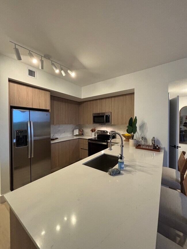 Foto del edificio - 2445 NE 183rd St