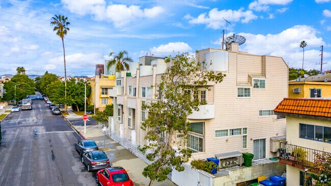 Exterior - 1700-1708 Armacost Ave
