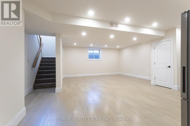 Building Photo - 383 Daventry Way