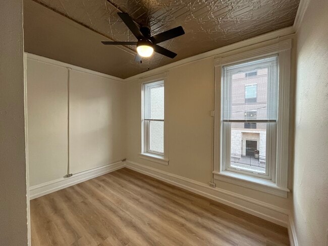 Building Photo - 113 1/2 Main St E