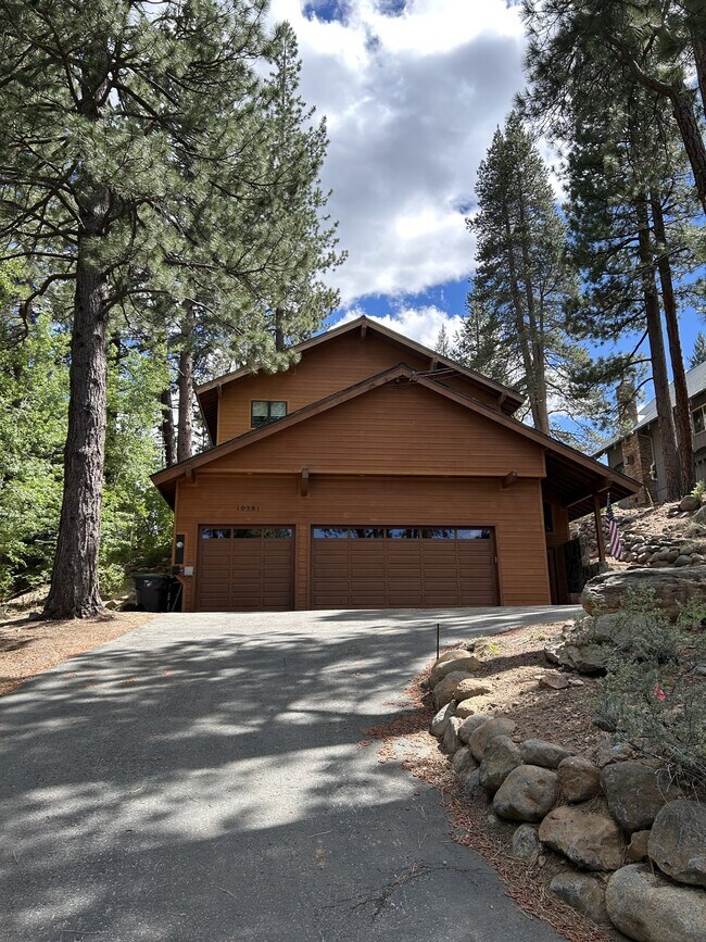 Building Photo - 10381 Reynold Way