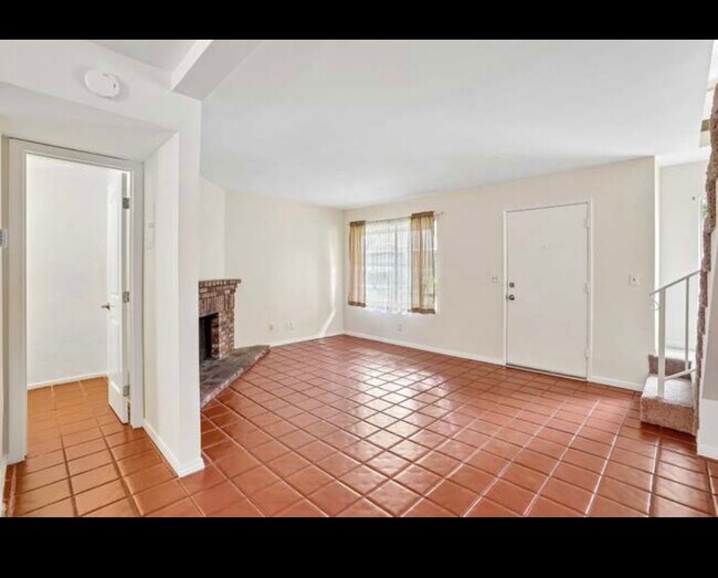 Foto del edificio - 15210 Shadybend Dr