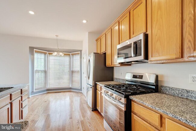 Foto del edificio - 9337 BRANCH SIDE Ln