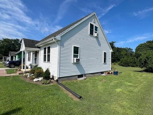 Building Photo - 6166 Kirby Rd