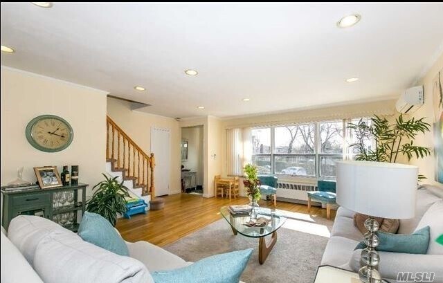 Building Photo - 18 Embassy Ct