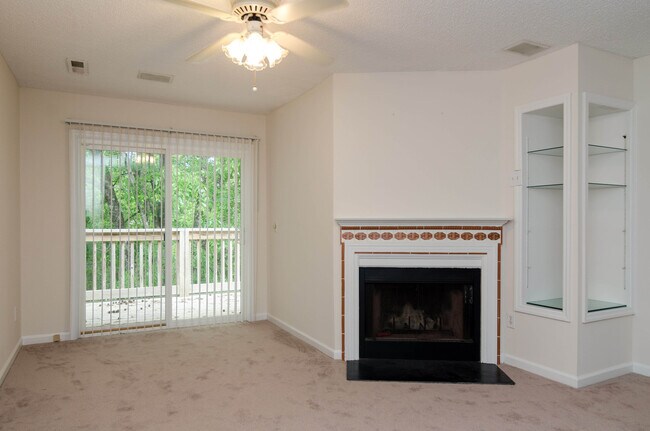 Foto del edificio - 410 Forest Park Rd