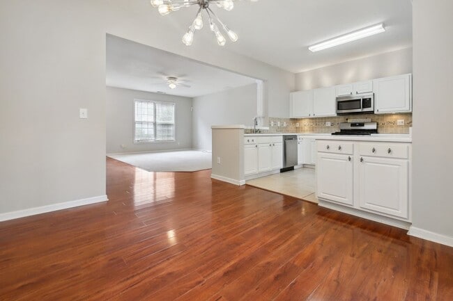 Building Photo - 4084 Howell Park Rd