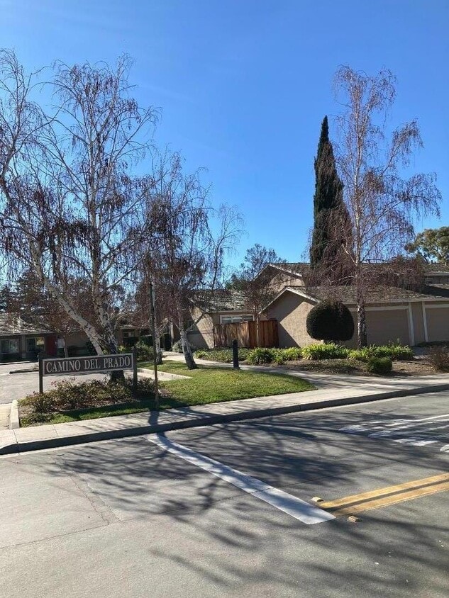 Primary Photo - 1010 Bryant Way