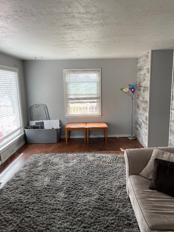 Foto del edificio - 956 6th Ave SW