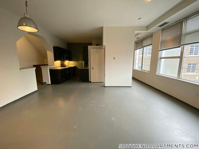 Foto del edificio - 160 E Berkeley St