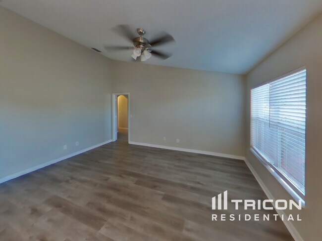 Foto del edificio - 4151 Candler Ave