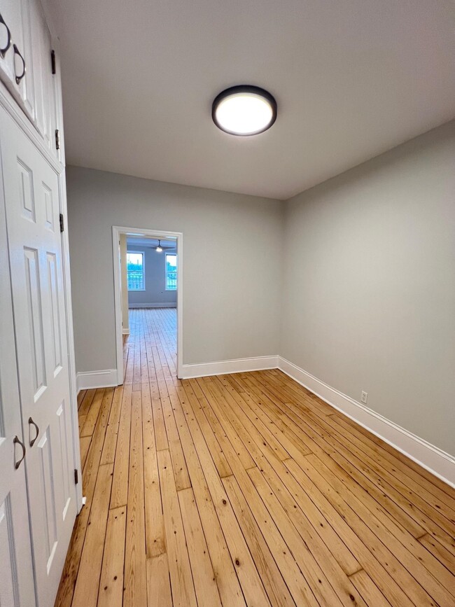 Building Photo - 343 Pavonia Ave