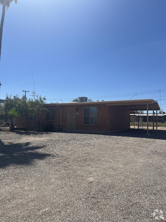 Maryvale Manor Apartments for Rent with Parking Tucson, AZ 1 Rentals