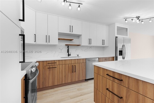 Foto del edificio - 8752 SW 12th St