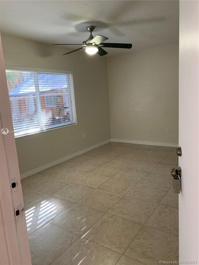 Foto del edificio - 7901 SW 64th Ave