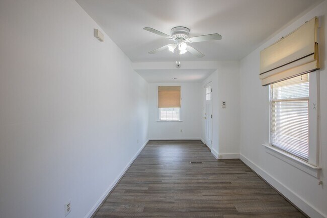 Building Photo - Lovely 3 BR/3 BA Single-Family Home in Bal...