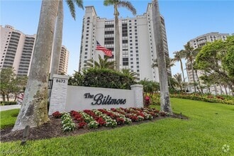 Building Photo - 8473 Bay Colony Dr